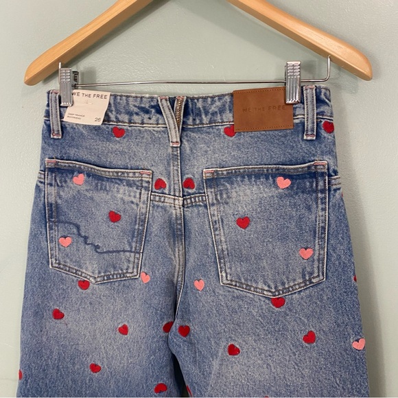 Free People We The Free Deep Trance Boyfriend Heart Embroidered Jeans Size 26 - Picture 6 of 7